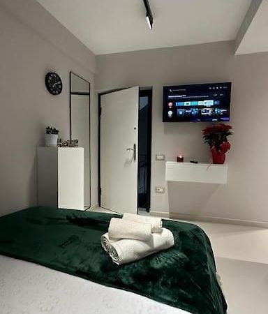 Host Apartament Elio Тирана Екстериор снимка