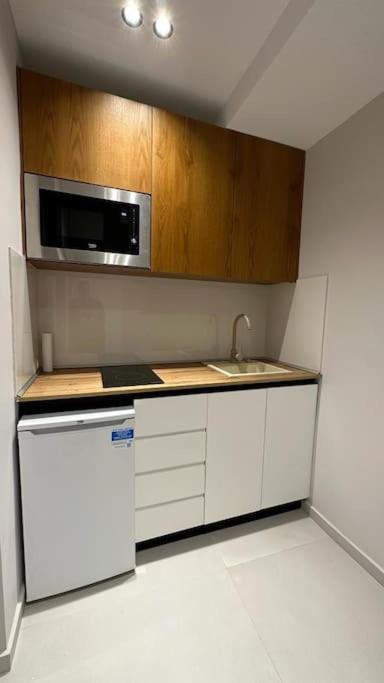 Host Apartament Elio Тирана Екстериор снимка