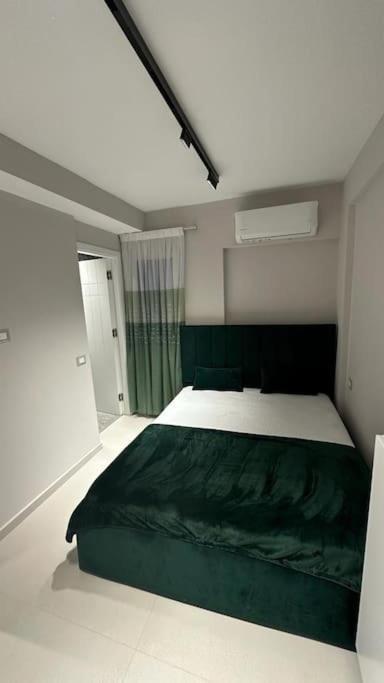 Host Apartament Elio Тирана Екстериор снимка