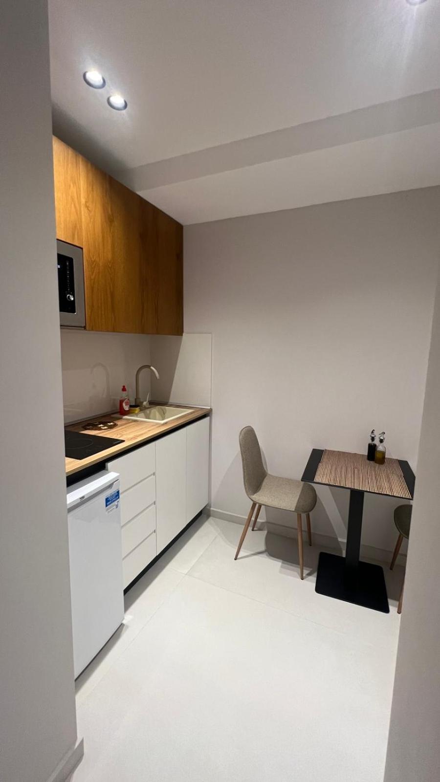 Host Apartament Elio Тирана Екстериор снимка